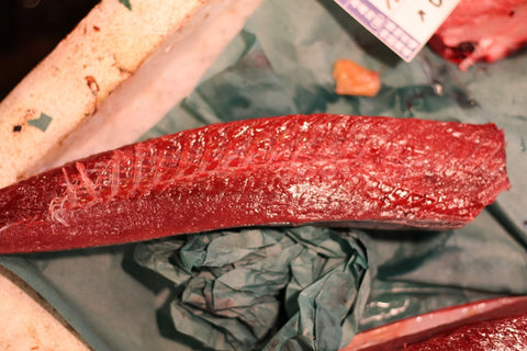 生 初鰹 カツオ 四分一 約650-800kg(豊洲直送)鹿児島・気仙沼産 他 豊洲直送 鮮魚【カツオ四分一】 冷蔵