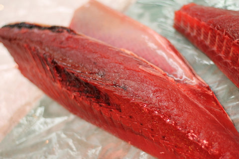 生 初鰹 カツオ 四分一 約650-800kg(豊洲直送)鹿児島・気仙沼産 他 豊洲直送 鮮魚【カツオ四分一】 冷蔵